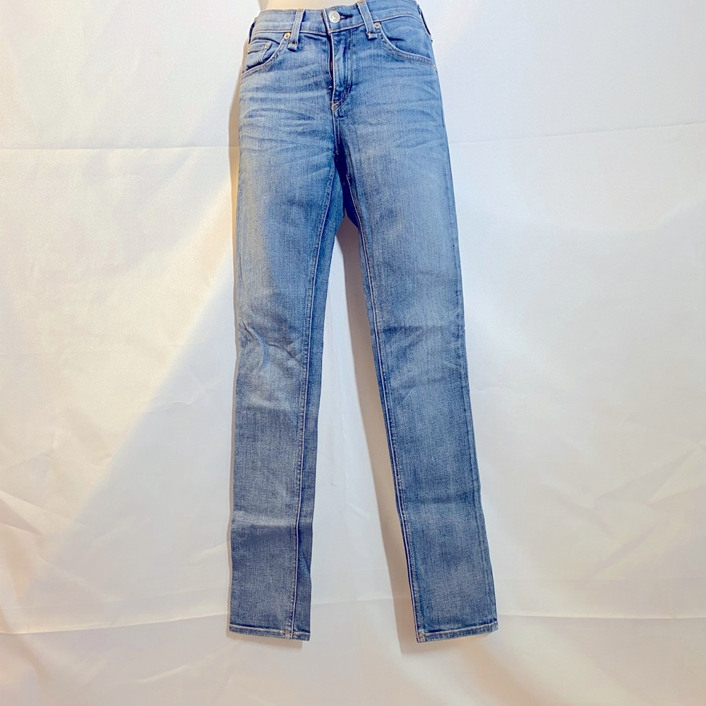 Skinny jeans